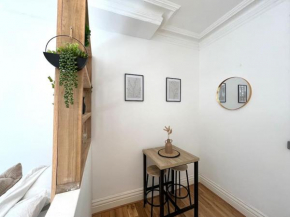 Flat 12, 10 St John’s Road